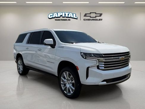 Used 2024 Chevrolet Suburban High Country AWD/4WD image 7