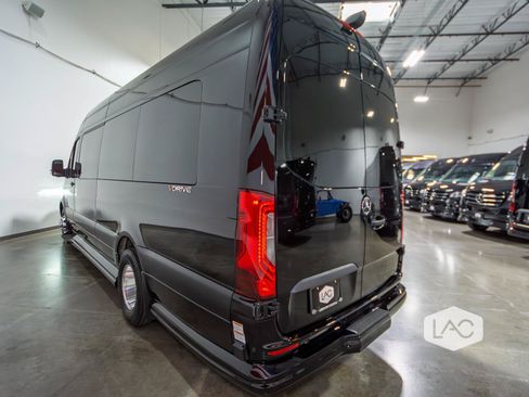Used 2024 Mercedes-Benz Sprinter 3500 image 25