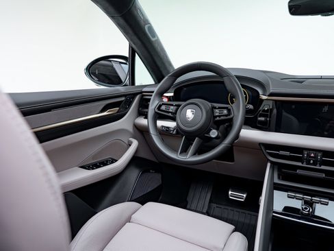 Used 2024 Porsche Macan Turbo Electric image 33