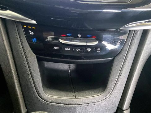 Used 2022 Cadillac XT6 Sport w/ Technology Package AWD/4WD image 15