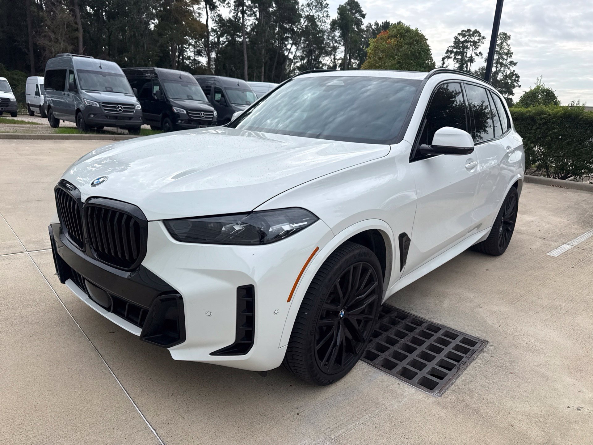 Used 2024 BMW X5 xDrive40i w/ M Sport Package AWD/4WD image 8