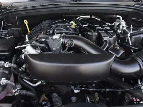 Used 2024 Dodge Durango GT RWD image 33