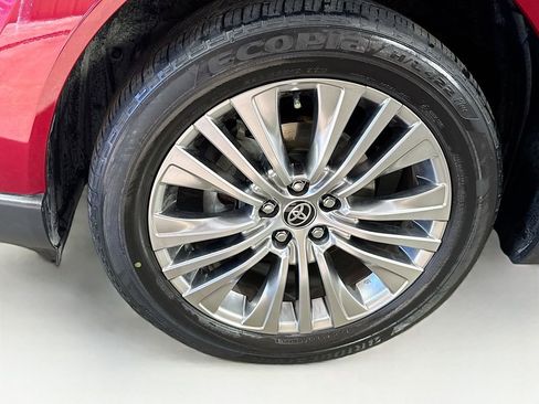 Used 2021 Toyota Venza Limited image 40