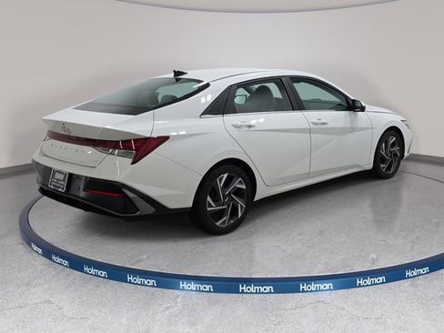 Used 2024 Hyundai Elantra Limited FWD image 6