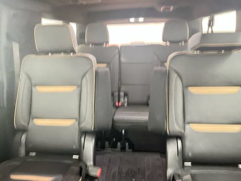 Used 2022 GMC Yukon XL AT4 w/ AT4 Premium Package AWD/4WD image 27