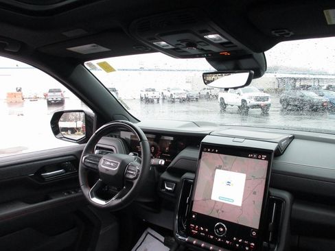 Used 2025 GMC Yukon AT4 Ultimate image 29