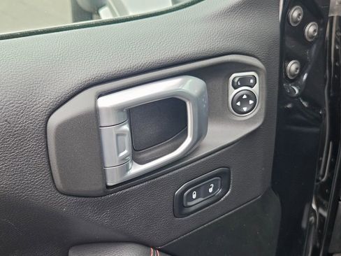 Used 2022 Jeep Wrangler Unlimited Rubicon image 11