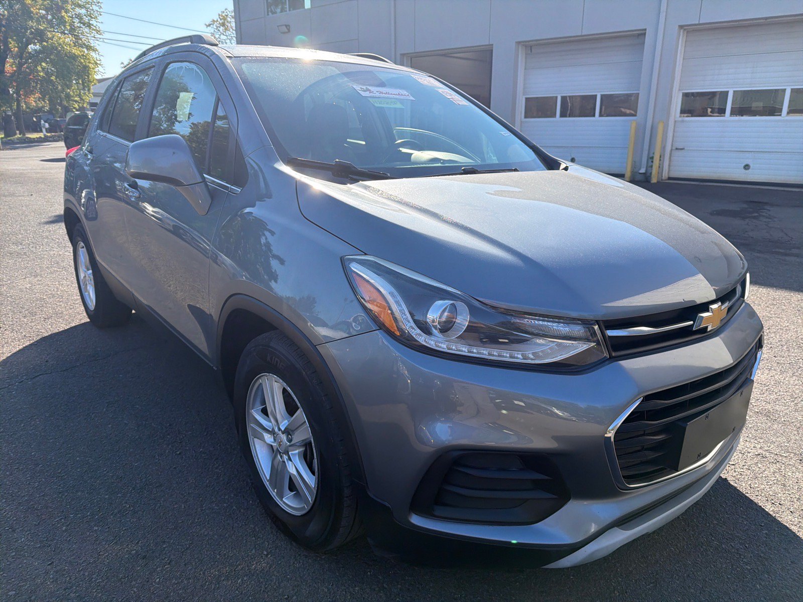Used 2019 Chevrolet Trax LT w/ LT Convenience Package FWD image 1