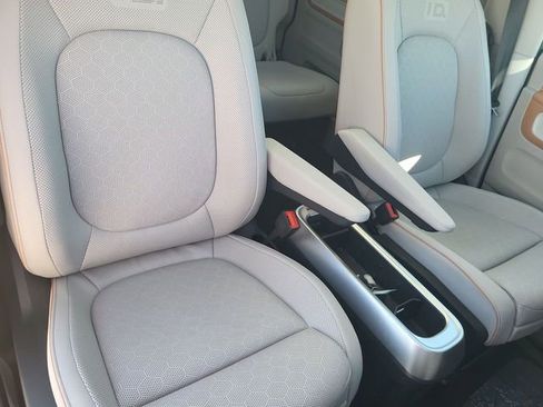 New 2025 Volkswagen ID. Buzz 1st Edition AWD/4WD image 19