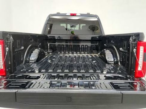 Used 2023 Ford F250 XLT w/ Black Appearance Package AWD/4WD image 29
