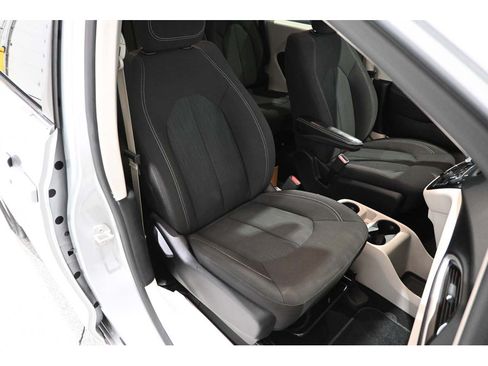 Used 2024 Chrysler Voyager LX FWD image 16