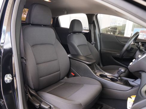Used 2025 Chevrolet Malibu RS FWD image 25