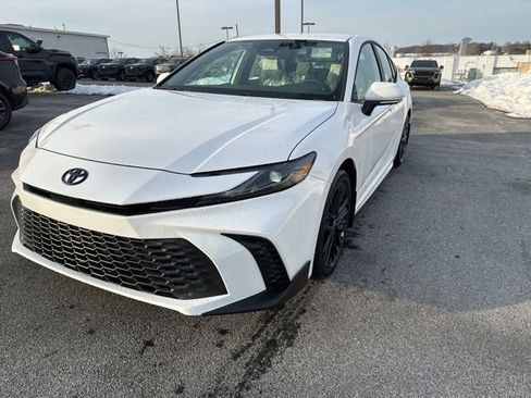 New 2026 Toyota Camry SE image 2