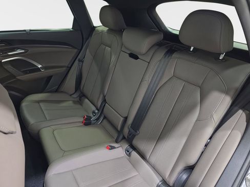 Certified 2025 Audi Q5 2.0T Premium Plus w/ Premium Plus image 17