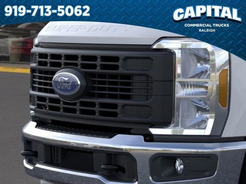 New 2026 Ford F250 XL w/ XL Chrome Package RWD image 17