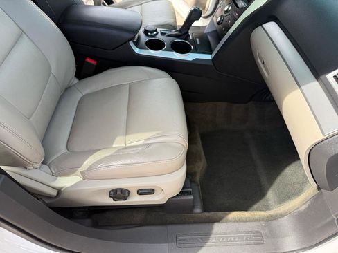 Used 2013 Ford Explorer XLT image 60