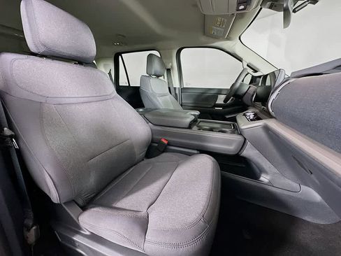 New 2025 Ford Expedition Active RWD image 15