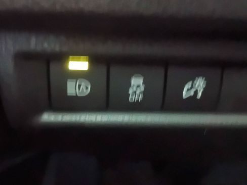 Used 2025 Toyota Camry XSE FWD image 5