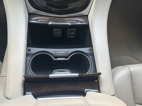 Used 2018 Cadillac Escalade Premium Luxury AWD/4WD image 13