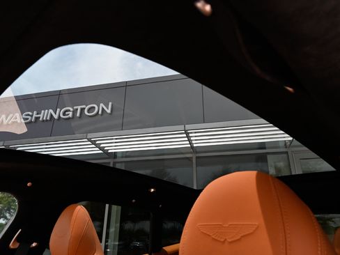 Used 2024 Aston Martin DBX AWD/4WD image 30
