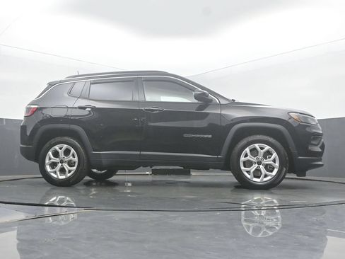 Used 2025 Jeep Compass Latitude AWD/4WD image 59