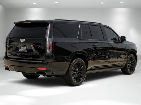 Used 2024 Cadillac Escalade ESV Sport w/ Touring Package AWD/4WD image 7