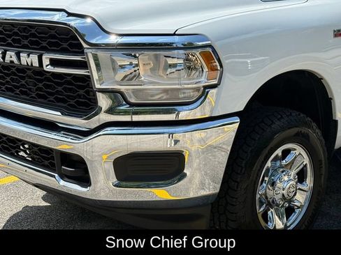 Used 2022 RAM 3500 Tradesman w/ Chrome Appearance Group AWD/4WD image 10