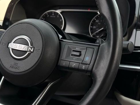 Used 2022 Nissan Pathfinder SV image 6