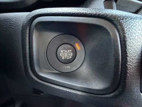 Used 2024 Jeep Gladiator Sport AWD/4WD image 25