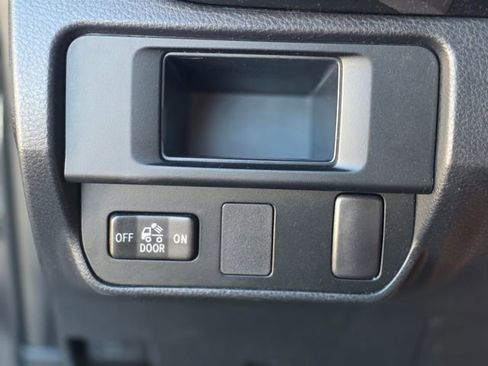 Used 2017 Toyota Tacoma SR5 image 35