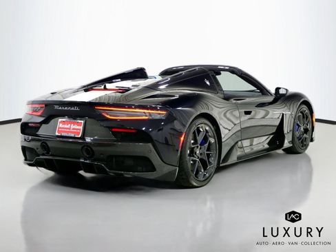 Used 2023 Maserati MC20 Spyder image 7