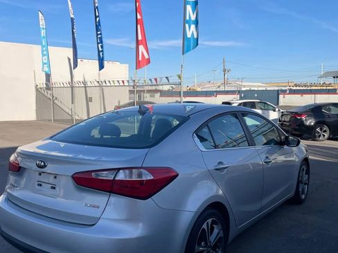 Used 2016 Kia Forte EX w/ EX Premium Package image 3
