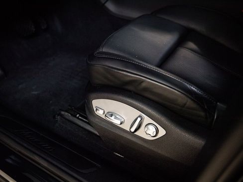 Certified 2024 Porsche Macan AWD/4WD image 14