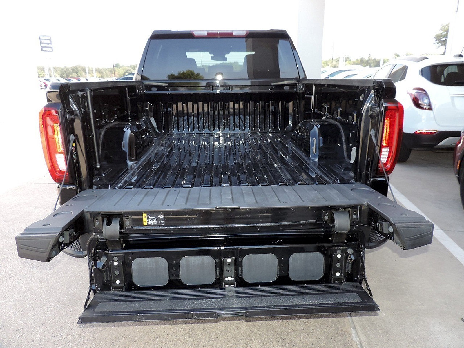 Certified 2023 GMC Sierra 1500 SLT AWD/4WD image 19