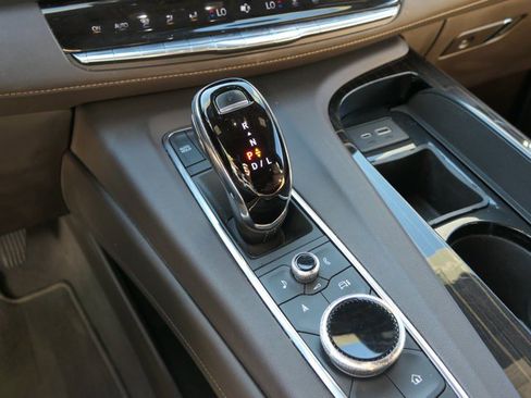 Certified 2022 Cadillac Escalade ESV Sport w/ Touring Package AWD/4WD image 24