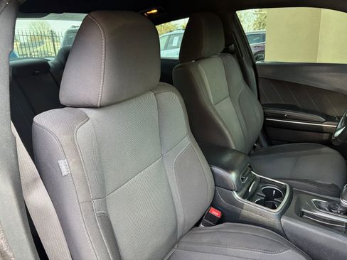 Used 2017 Dodge Charger SXT w/ Navigation & Travel Group image 24