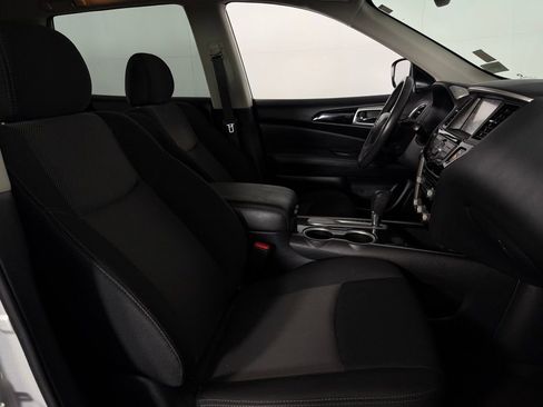 Used 2020 Nissan Pathfinder SV image 31