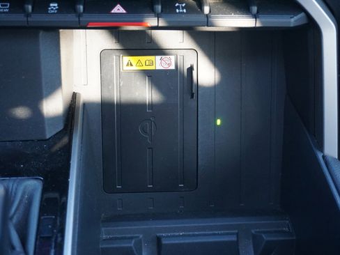 Used 2022 Toyota Tundra Limited image 17