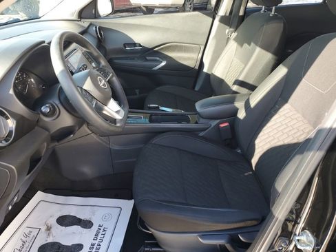 Used 2022 Nissan Kicks SV image 25