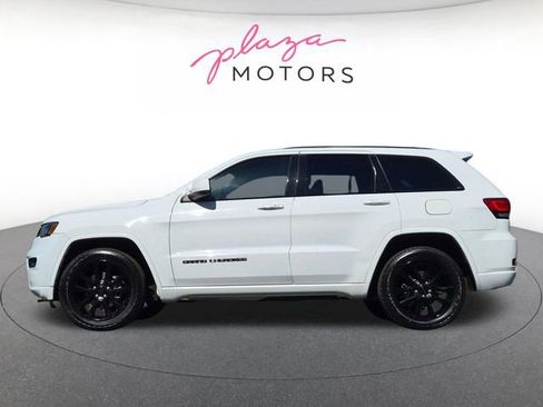 Used 2018 Jeep Grand Cherokee Altitude AWD/4WD image 8