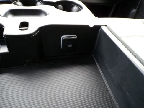 Used 2024 RAM 3500 Big Horn image 30