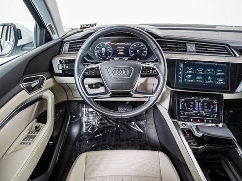 Used 2024 Audi Q8 e-tron Premium Plus w/ Premium Plus Package AWD/4WD image 11