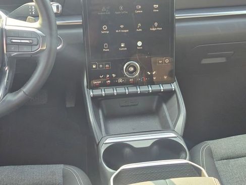 Used 2025 GMC Terrain Elevation image 17