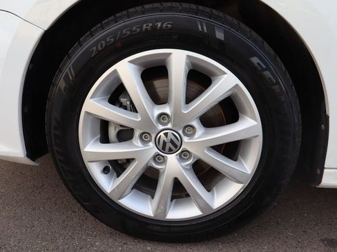 Used 2015 Volkswagen Jetta SE image 40