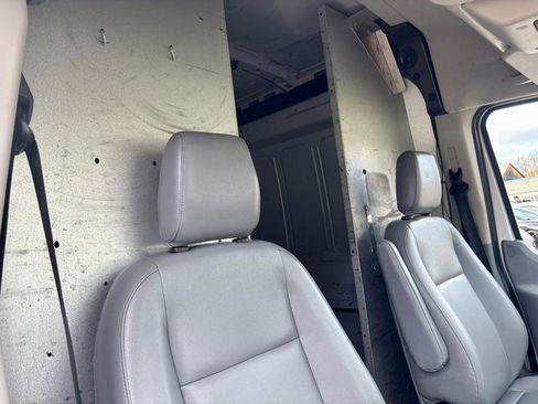 Used 2015 Ford Transit 250 130 Medium Roof image 16