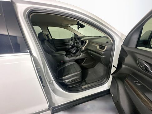 Used 2022 GMC Acadia Denali FWD image 32