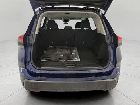 Used 2025 Nissan Rogue SV image 16