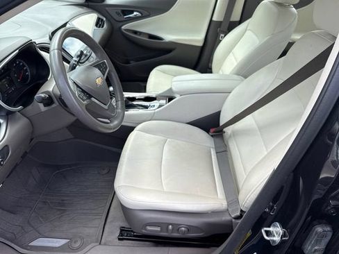 Used 2022 Chevrolet Malibu LT w/ Leather Package FWD image 10