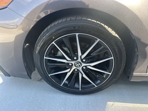 Used 2021 Toyota Camry SE image 7