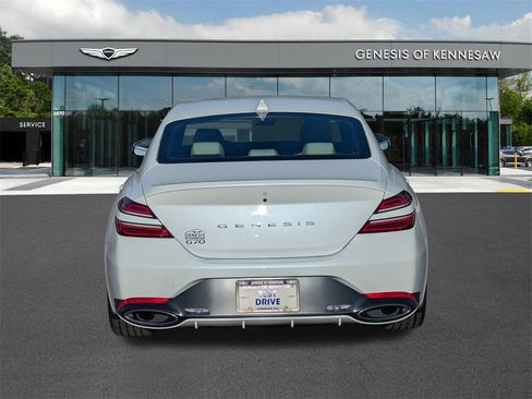 Used 2025 Genesis G70 2.5T image 6